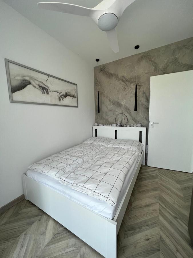 Beige Villa Balatonkenese Exterior photo